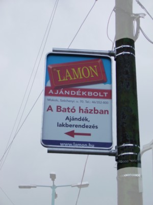 Rekl�mt�bla - oszlopra, villanyoszlopra - 003